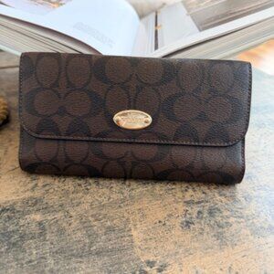 Coach Checkbook Wallet In Signature Canvas